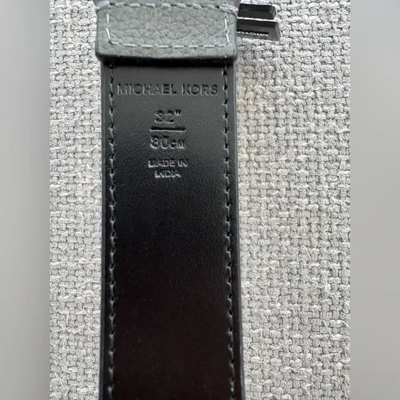 Michael Kors Pebbled Leather Belt Gray Gunmetal Buckle Size 32 - Picture 7 of 8